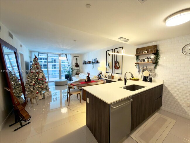 Building Photo - 488 NE 18th St