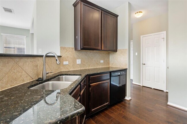 Building Photo - 700 Mandarin Flyway