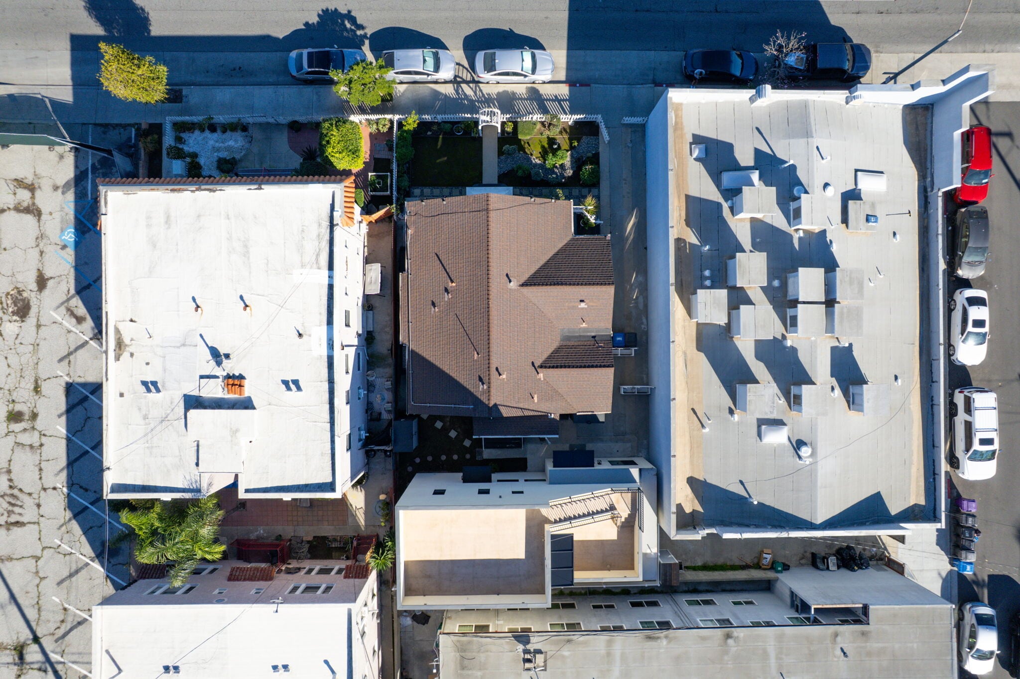 Building Photo - 2430 E 7th St