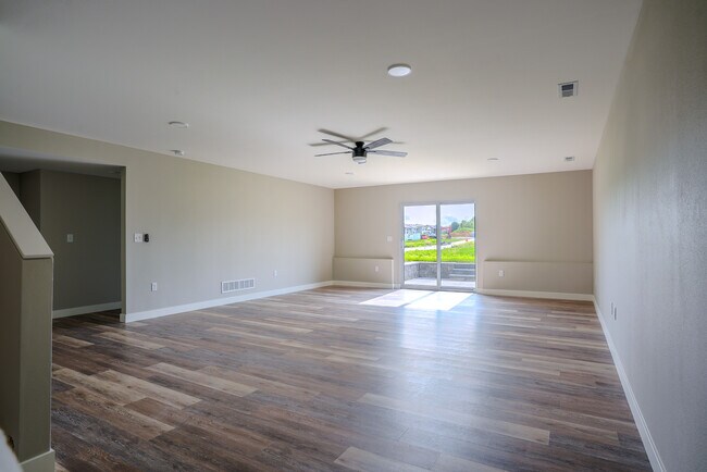 Building Photo - 127 Kinsey St