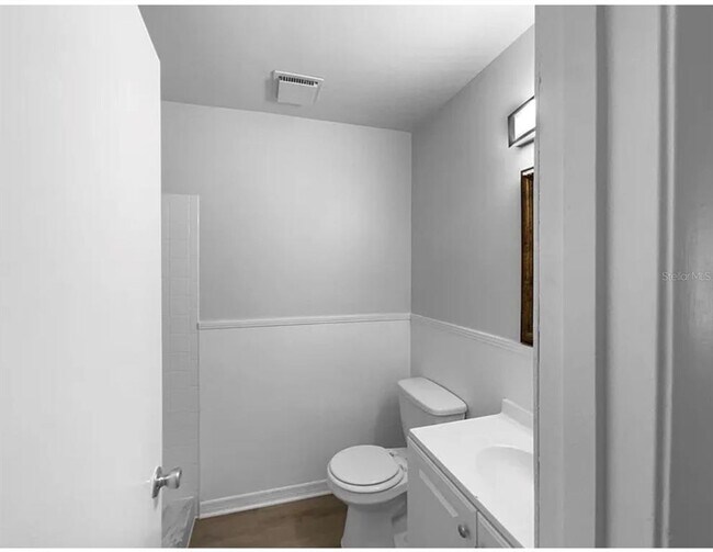 Building Photo - 1541 SW Curry St