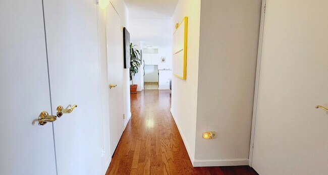 Building Photo - 225 Eighth Avenue