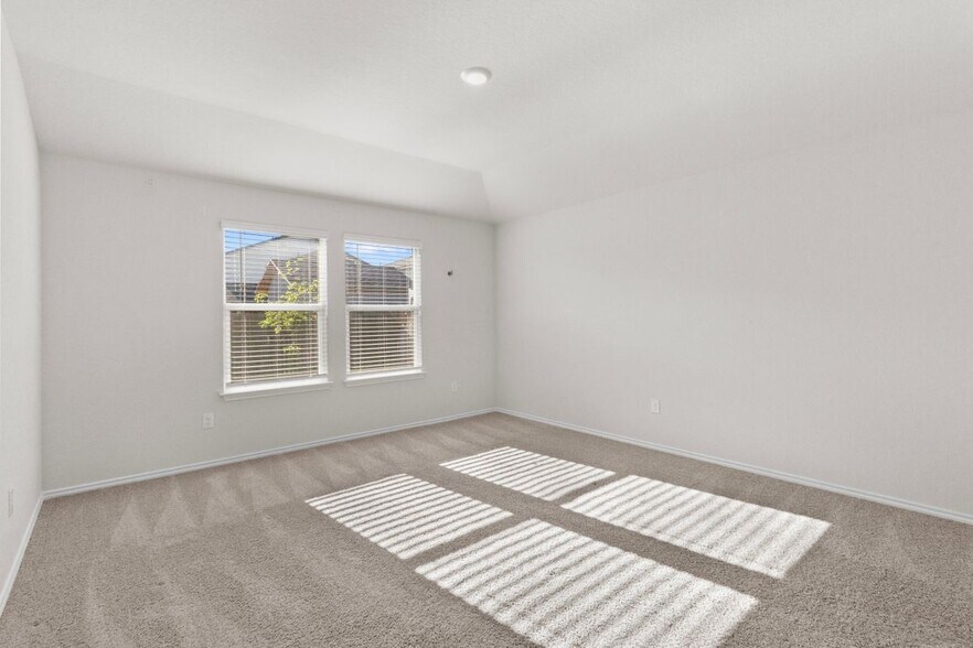 Building Photo - 3303 Mission River