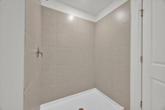 Building Photo - 2398 McKinley Dr