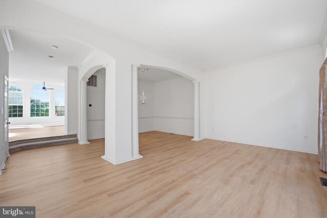 Building Photo - 44094 Saxony Terrace