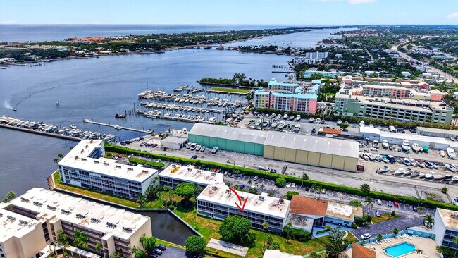 Building Photo - 200 Waterway Dr S
