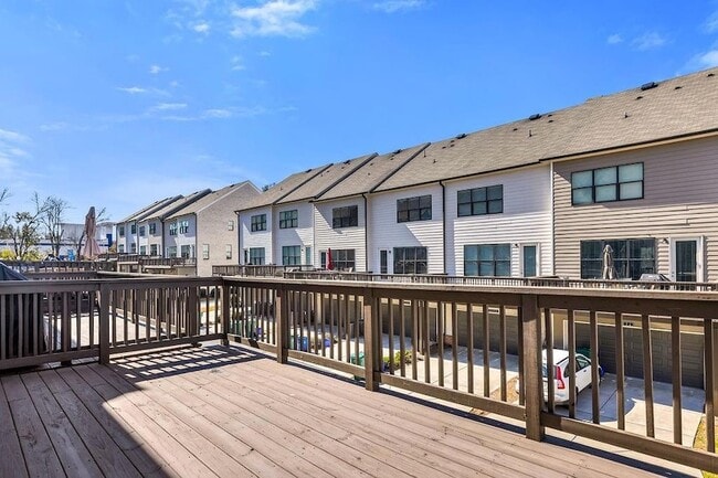 Building Photo - 2761 Bell Dr SE