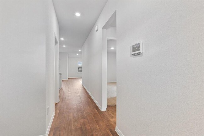 Building Photo - 21020 Price Daniel Dr