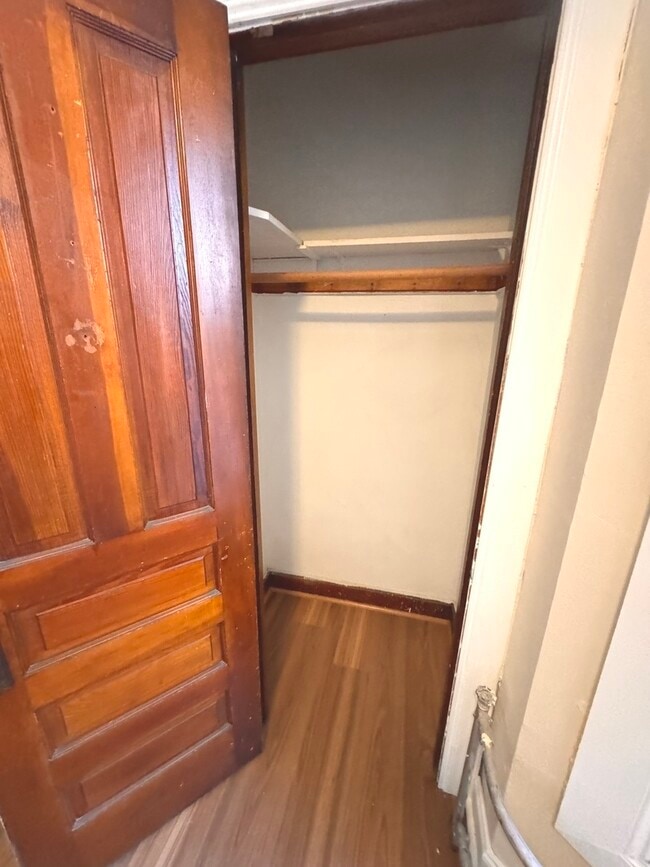 Building Photo - 2927 N Sacramento Ave