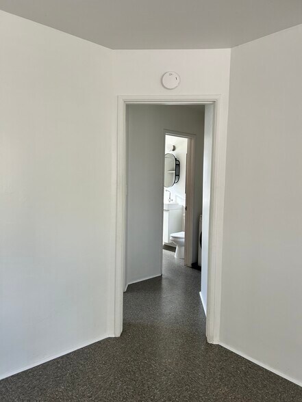 Building Photo - 3666 Villa Ter