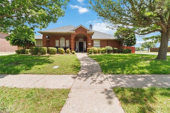 Building Photo - 2502 Chapel Hill Dr