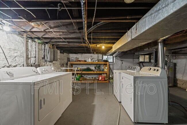 Building Photo - 4036 Flad Ave