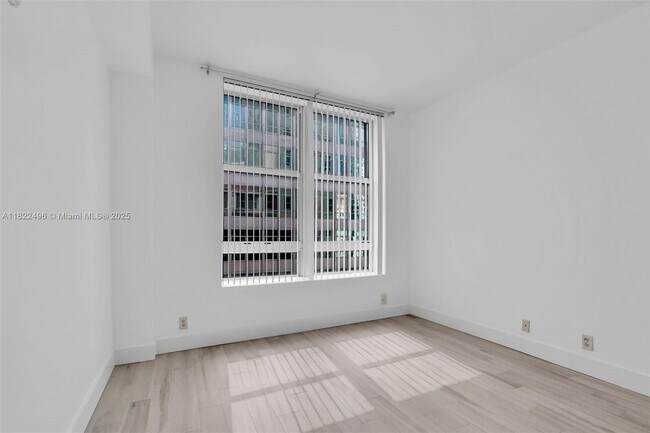 Building Photo - 111 E Flagler St