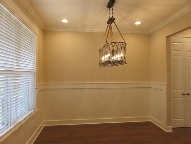 Building Photo - 11601 Maple Palm Way