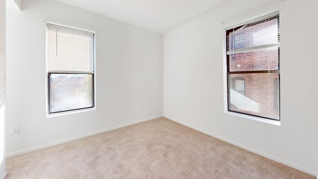 Building Photo - Dupont/U Street Corridor Two Bedroom In Fa...