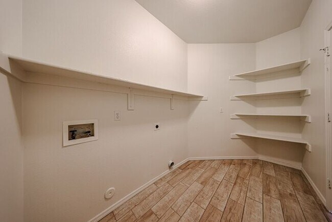 Building Photo - MOVE IN SPECIALS - UP TO 1 MONTH RENT FREE...
