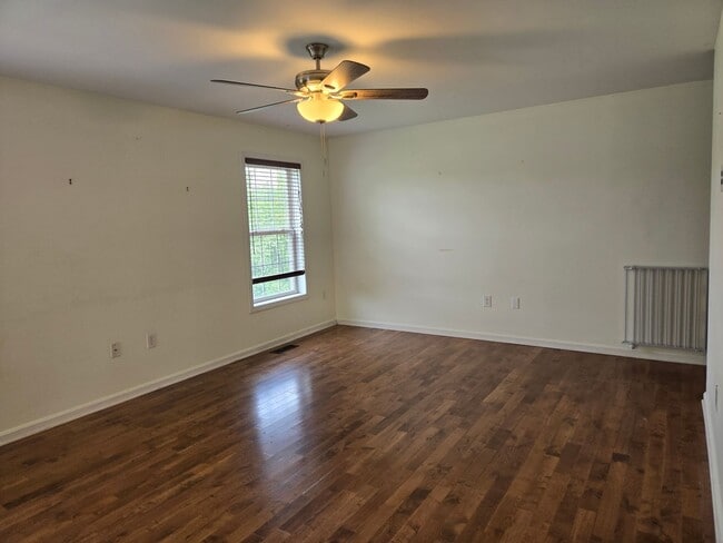 Building Photo - 3 Bed, 2.5 Bath Single Family Home in Mart...