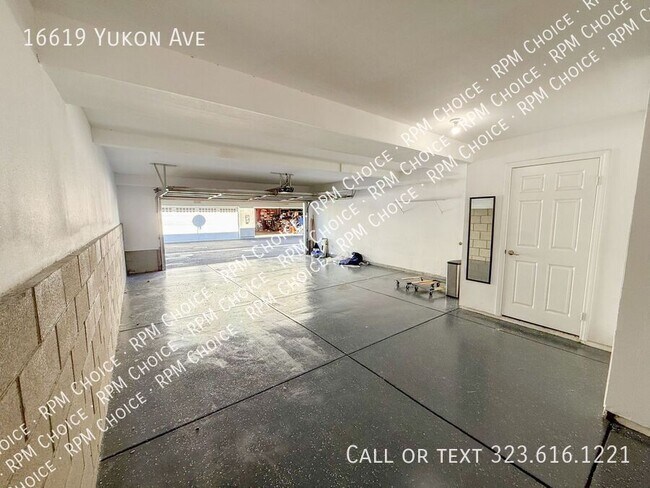 Building Photo - 16619 Yukon Ave