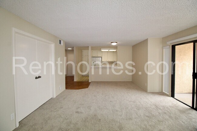 Building Photo - 6747 Friars Rd