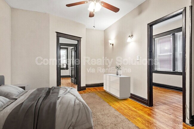 Building Photo - 3001 S Compton Ave