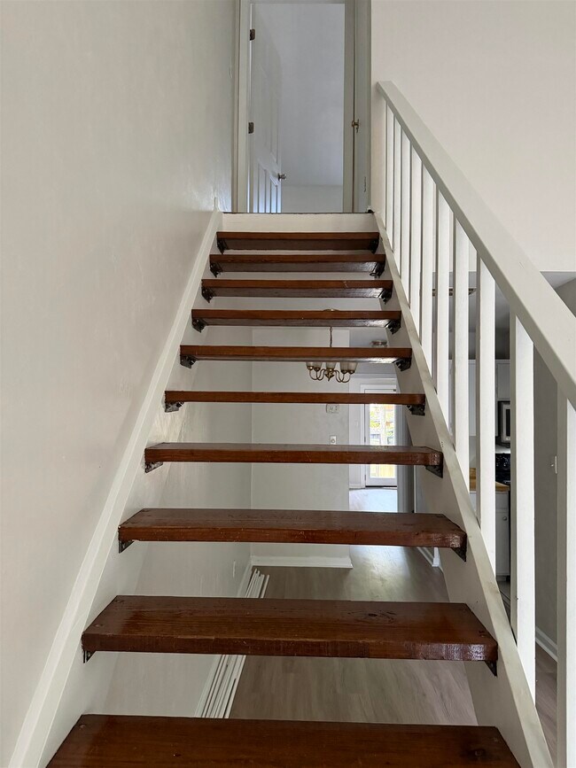 Building Photo - 203 Parkbrook Cir