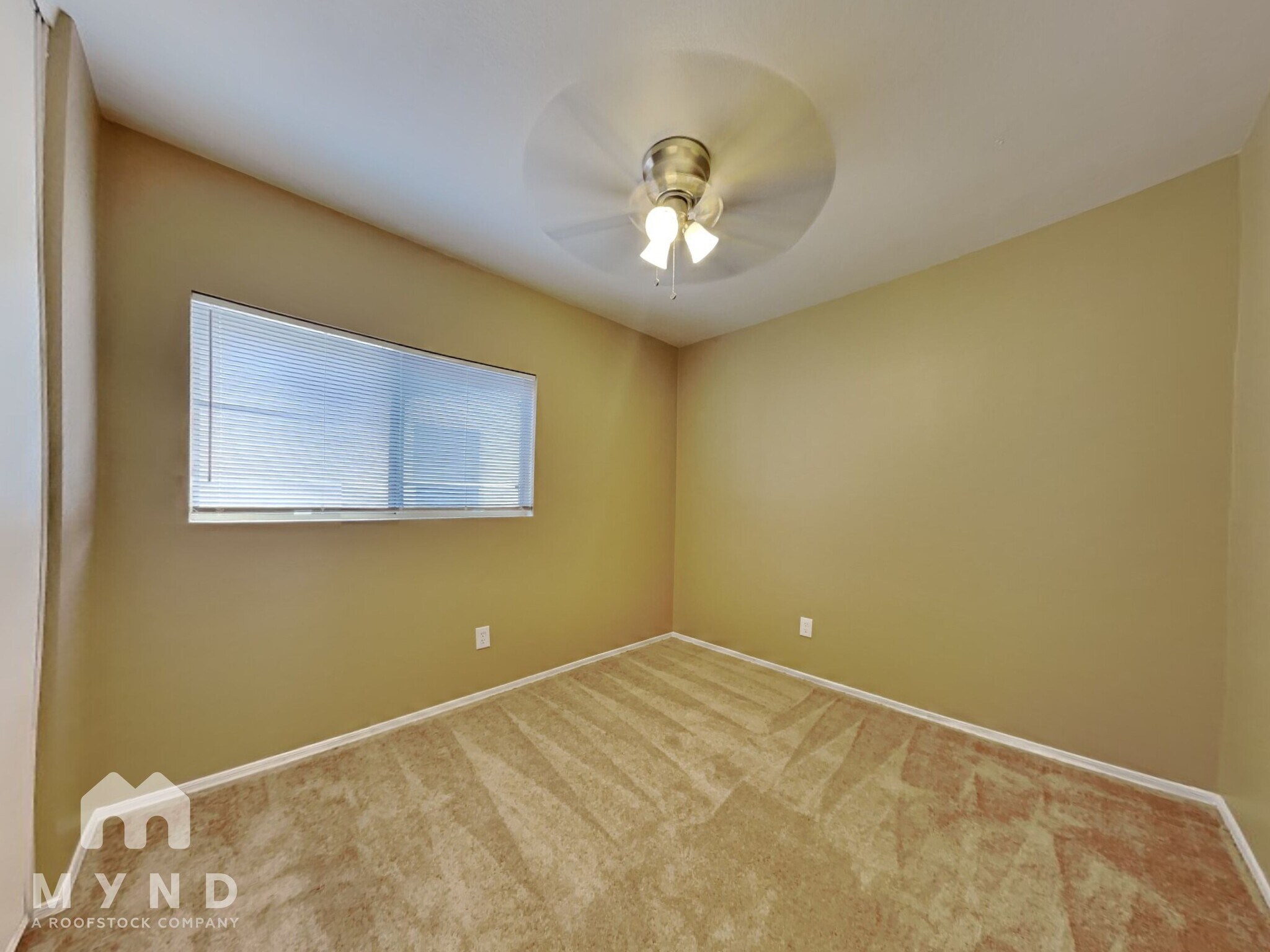 Building Photo - 11793 W Dahlia Dr