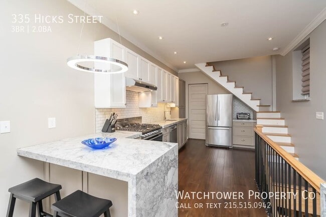 Building Photo - 335 S Hicks St