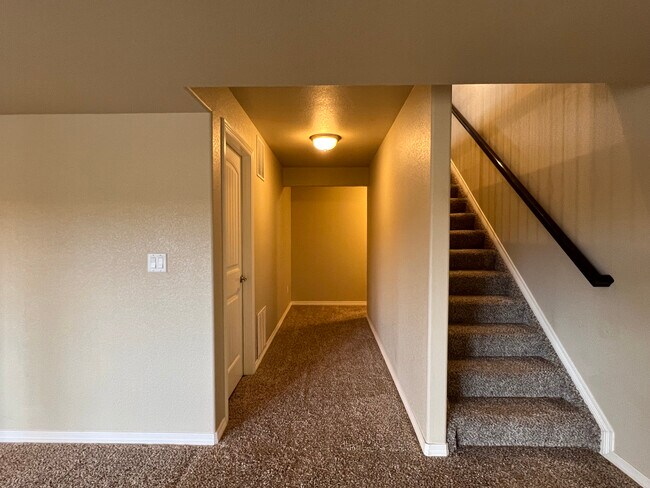 Building Photo - 878 Gold Canyon Rd