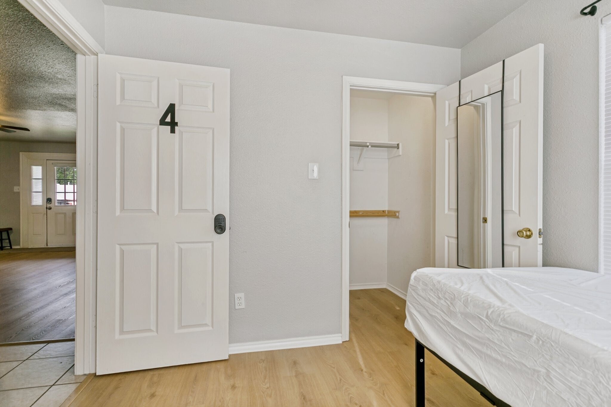 Building Photo - 107 S Crawford St