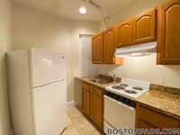 Building Photo - 136 Hemenway St