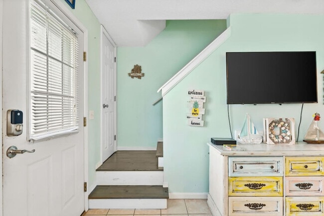 Building Photo - 17212 Front Beach Rd