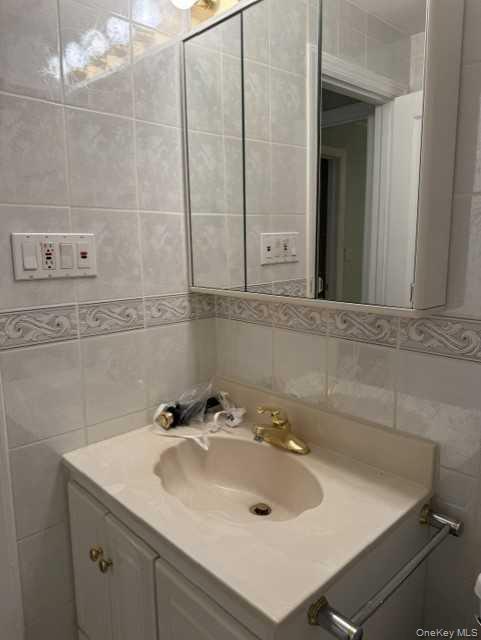 Building Photo - 519 Fowler Ave