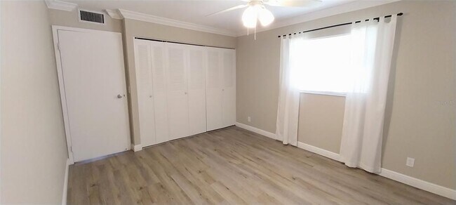 Building Photo - 1811 Bedford Ln