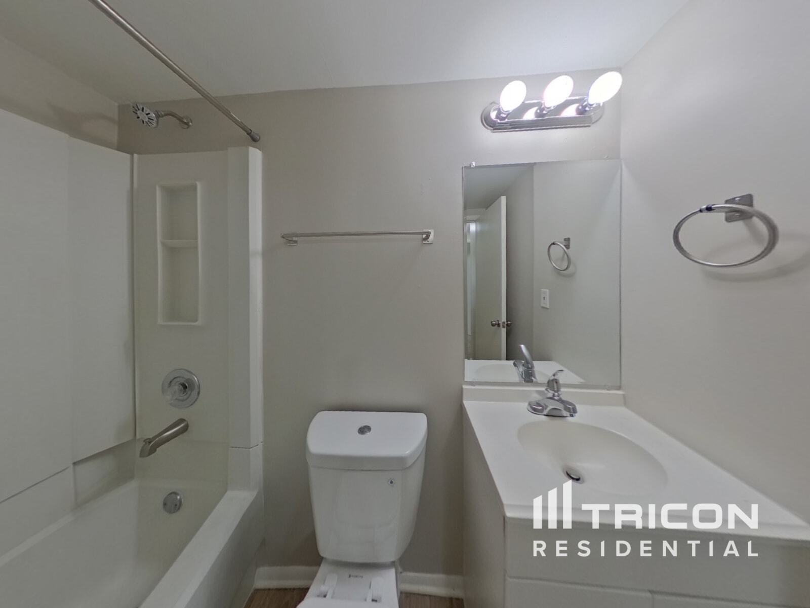 Building Photo - 305 Minneola Dr