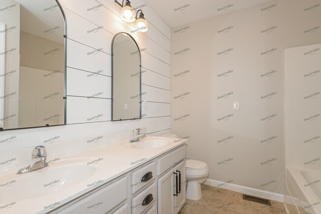 Building Photo - 1965 Masters Dr