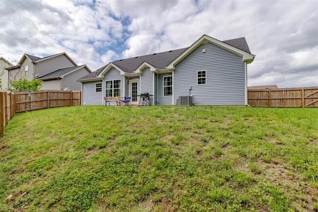 Building Photo - 209 Azalea Dr