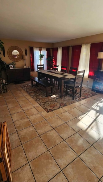 Building Photo - 3409 Gary Ct