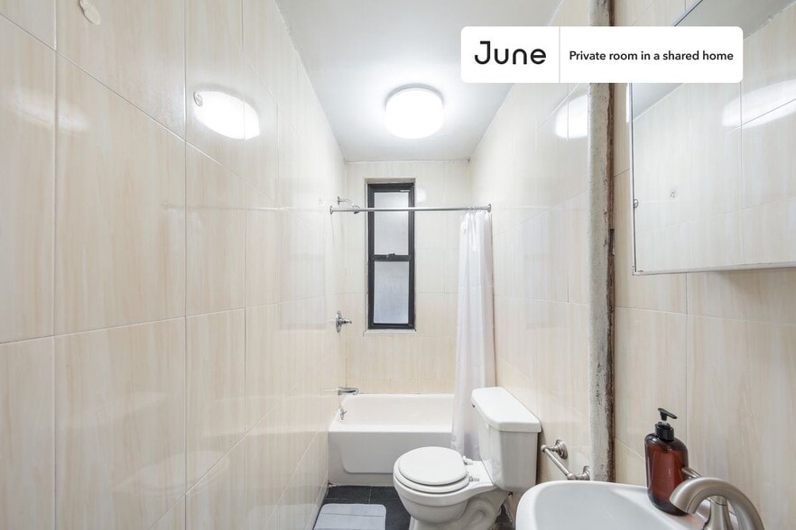 Building Photo - Room in Shared 3 bed/1 bath home in Upper West Side