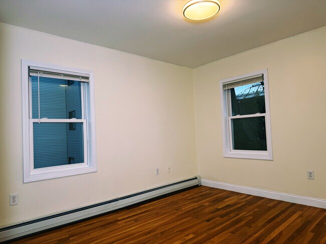 Building Photo - 4 Union Pl