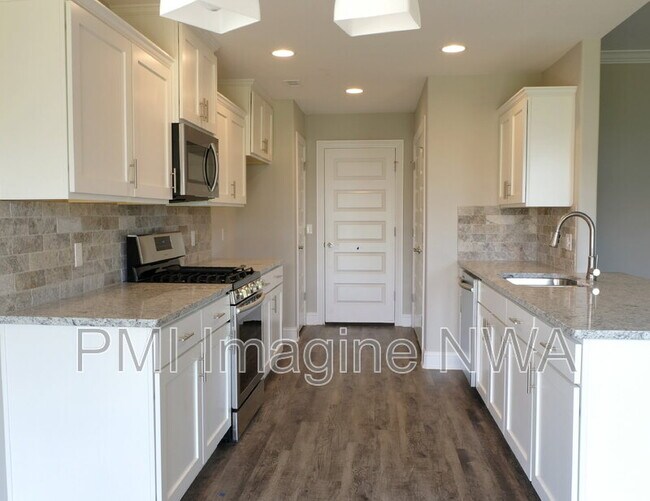 Building Photo - 474 N Yona Ln