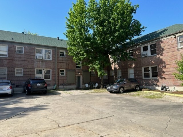 Primary Photo - 1920 Richmond Ave.