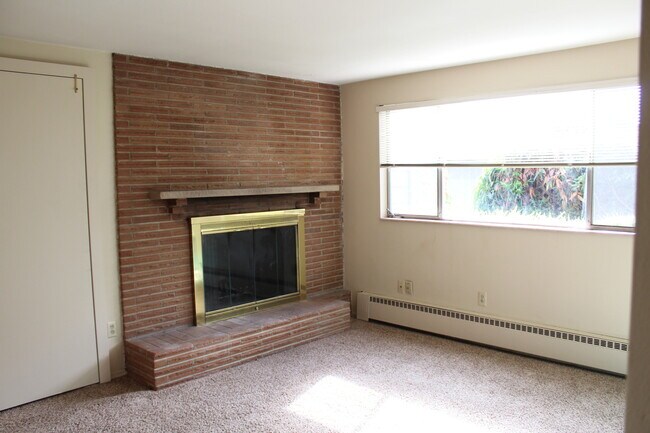 Building Photo - KENNEY FOURPLEX