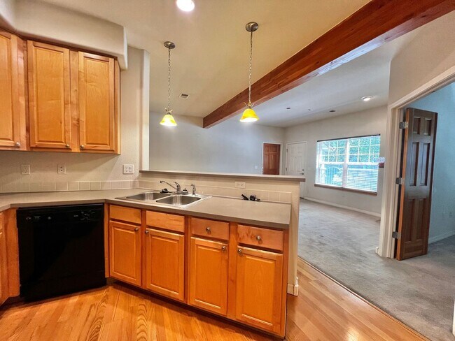 Building Photo - 5220 Boardwalk Dr