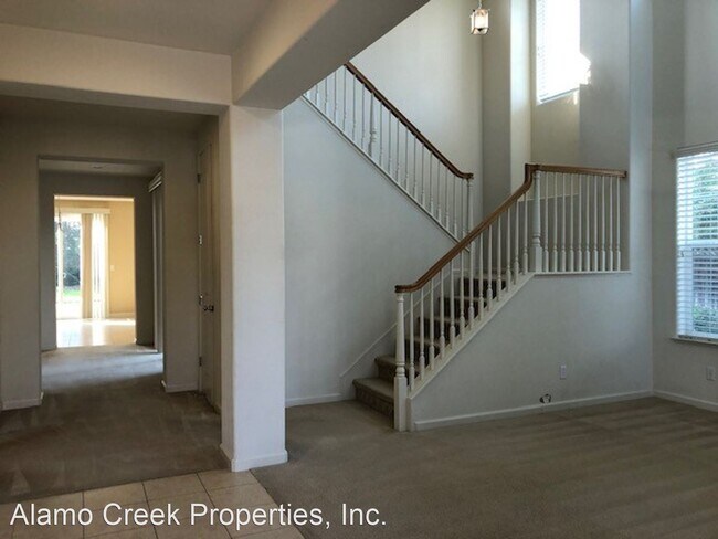 Building Photo - 4 br, 3 bath House - 648 Eldridge Avenue