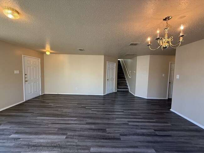 Building Photo - 3625 Clydesdale Dr