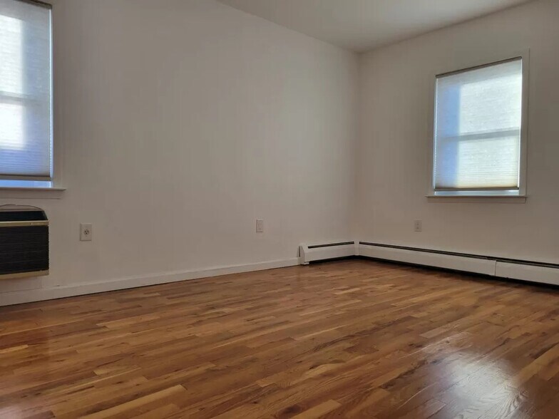 Building Photo - 3628 166th St
