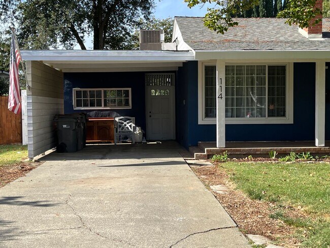 Building Photo - Charming Winters Home