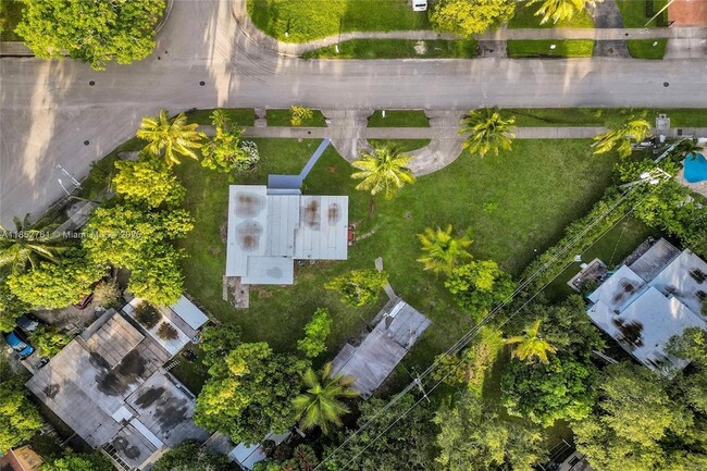 Building Photo - 3800 SW 58th Terrace