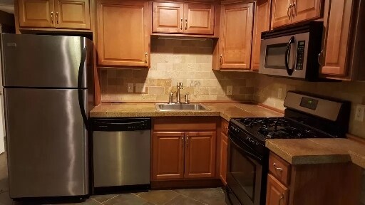 C001 Kitchen - 1930 Aldrich Ave S