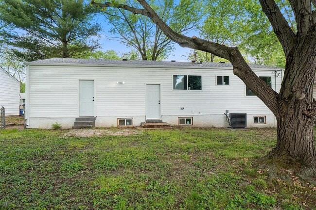 Building Photo - 1240 Mullanphy Ln